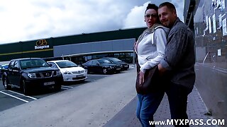 Pigen blev interesse ...